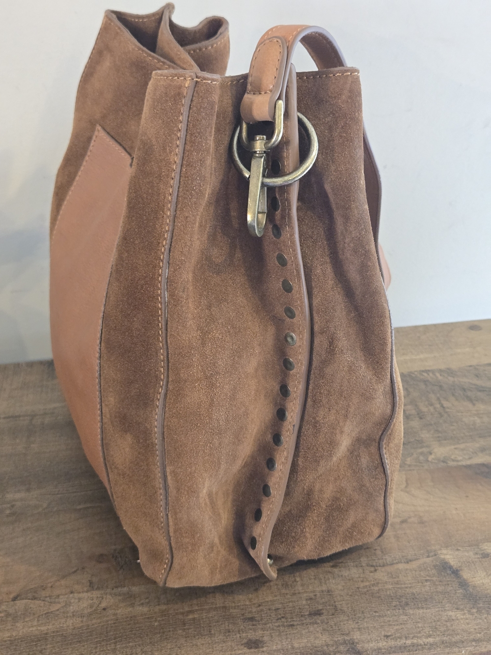 Vilenca Holland Chic Cognac Genuine Suede Shoulder Bag With Studded Sides - Picture 7 of 12